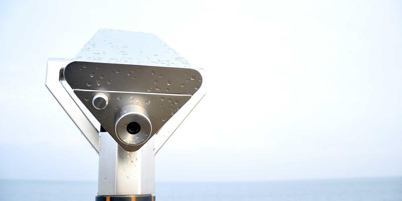 乐乐1061晚间情感热线：地方电台如何打造城市夜归人的心灵树洞与生活平台